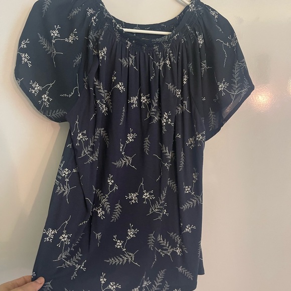 Loft Outlet SZ M Elastic Neckline Short Sleeve Blouse - Picture 3 of 10